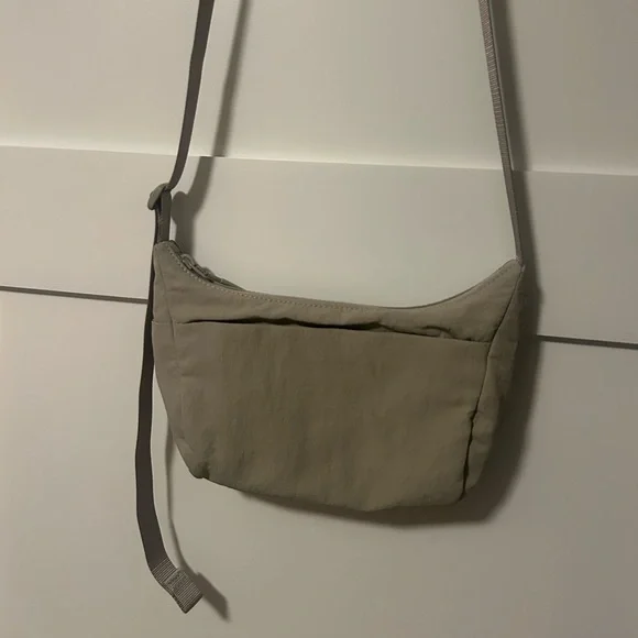 Lululemon athletica Sling Crossbody Bag in Light Beige - Picture 3 of 13